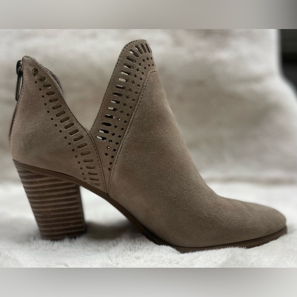 Vince Camuto Boots French Taupe Suede Leather Fileana - Womens Size 6.5M - Picture 9 of 13